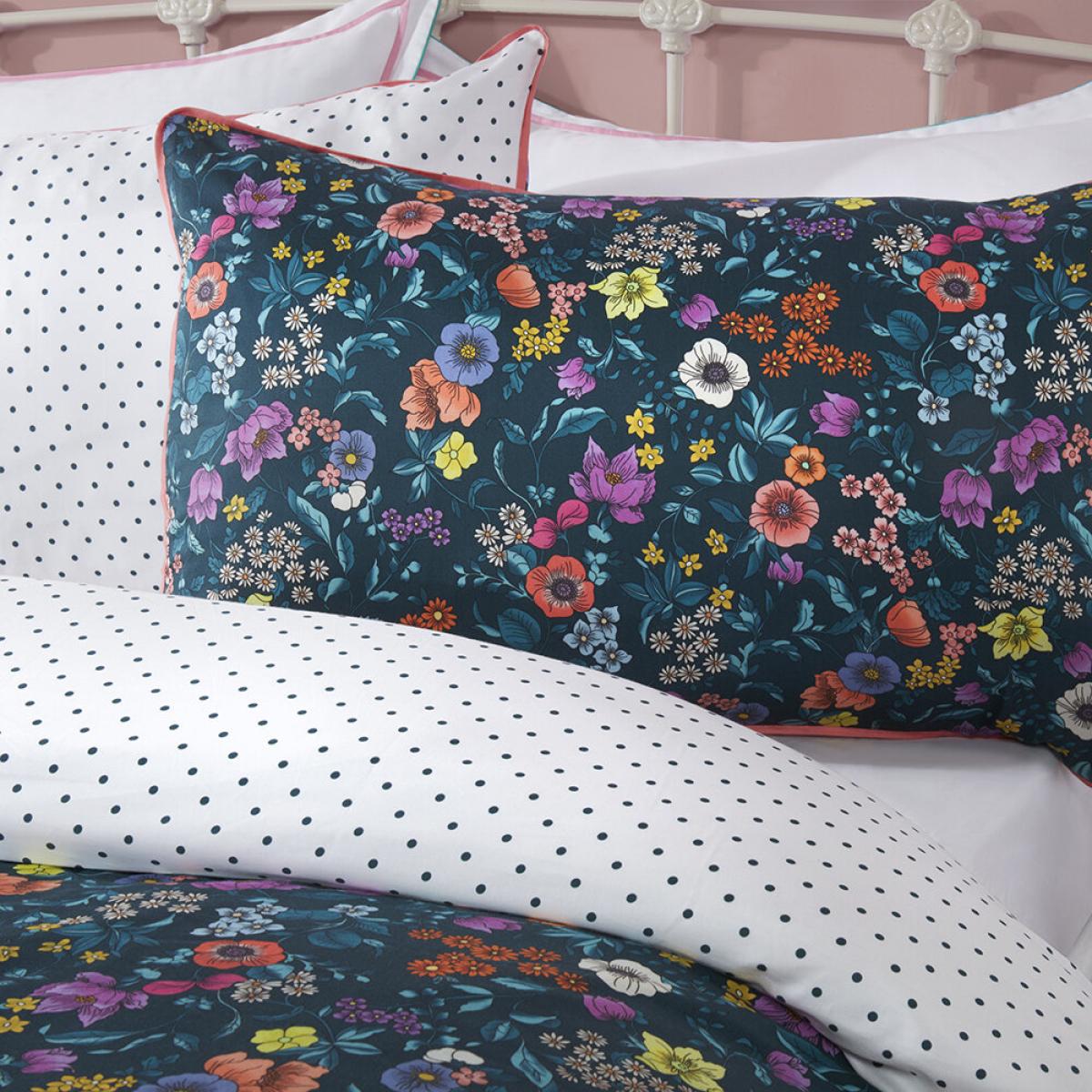 Tabitha Webb - Fine Line Floral Duvet Set - Single – image 2