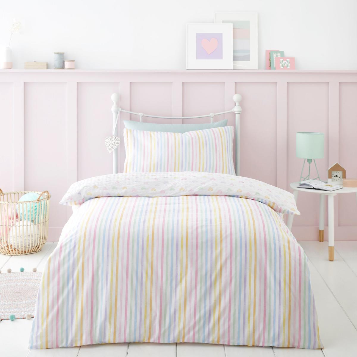 Seersucker Hearts Reversible Duvet Cover and Pillowcase Set Pink, Yellow and Green – image 2