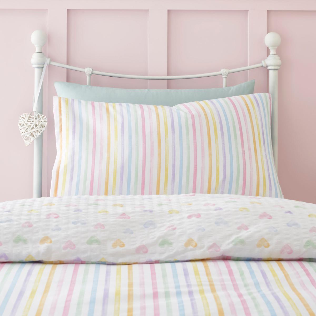 Seersucker Hearts Reversible Duvet Cover and Pillowcase Set Pink, Yellow and Green – image 4