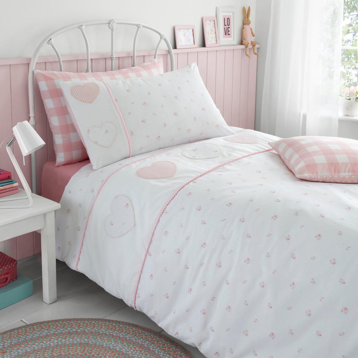 Patchwork Hearts Duvet Cover and Pillowcase Set Pink and White – image 1