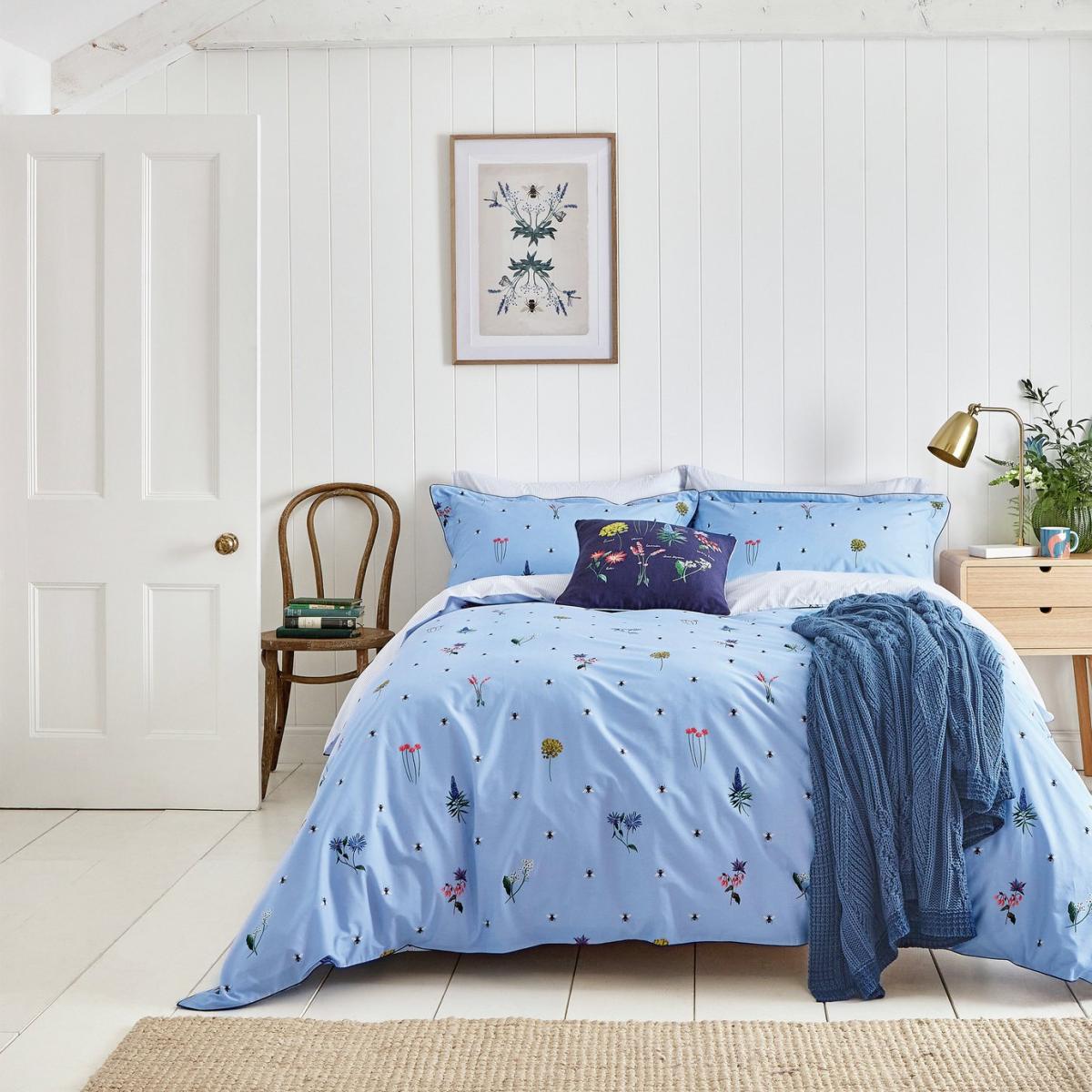 Joules Cotton Percale Pollinators Blue Bedding Set - Single – image 1