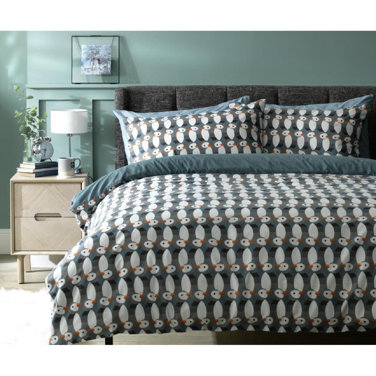 Habitat Christmas Penguins Repeat Bedding Set - Single – image 2