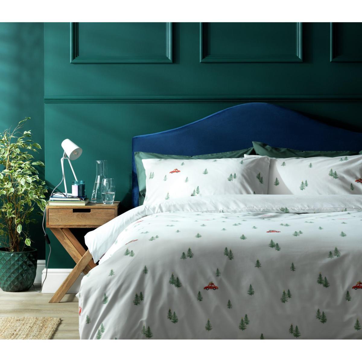 Habitat Christmas Cars and Trees Repeat Bedding Set - Single – image 2