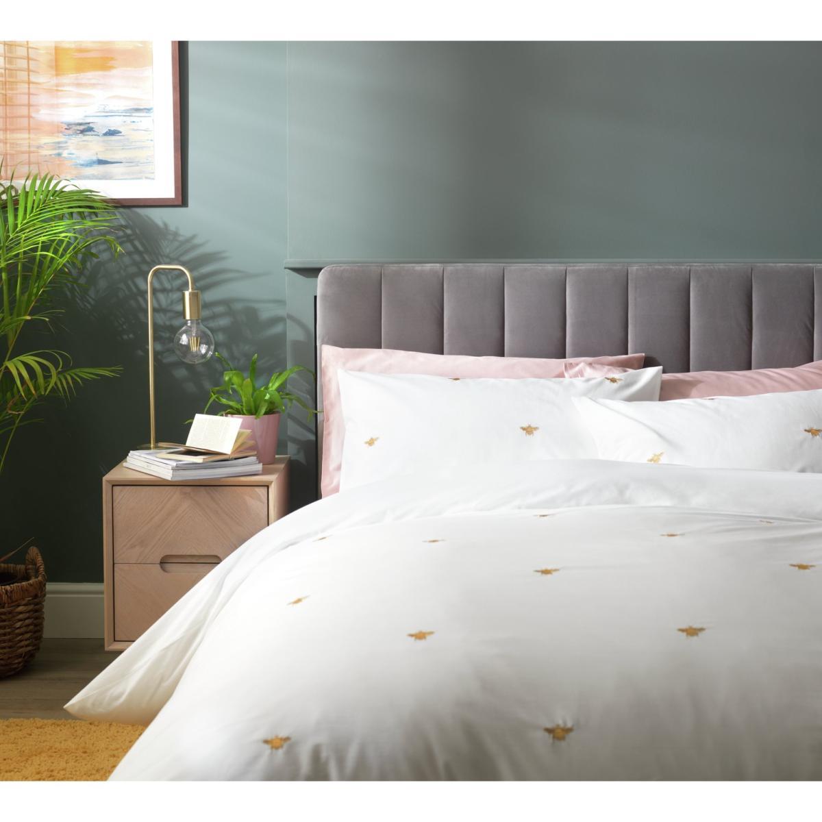 Habitat Gold Bee Embroidered White Bedding Set - Single – image 5