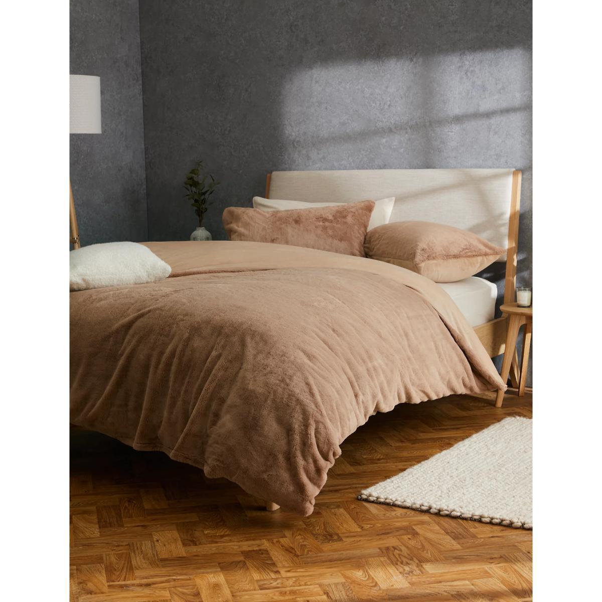 M&S Faux Fur Bedding Set - SGL - Biscuit, Biscuit,Grey,Navy – image 3