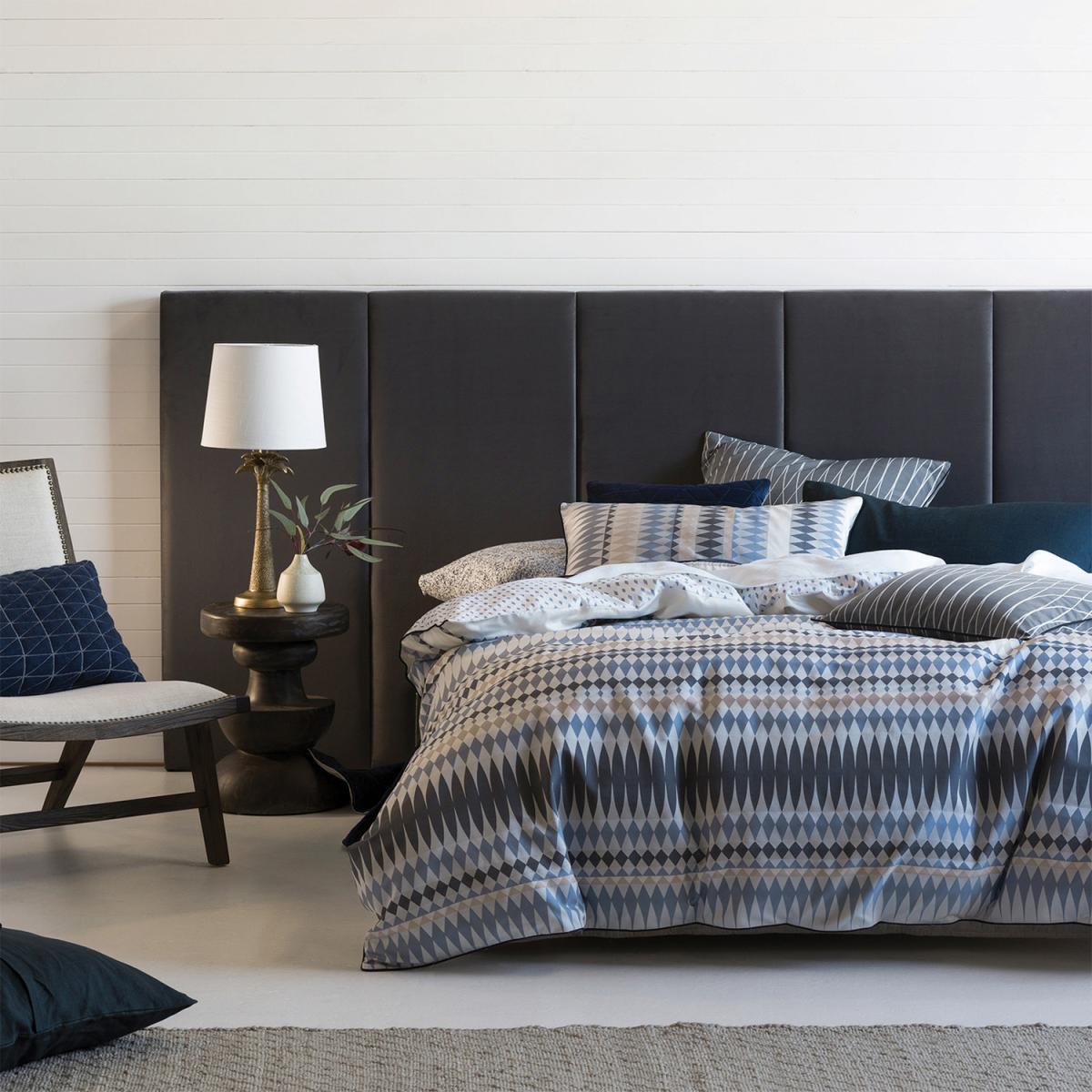 Jacquard Dream Duvet Cover Set - Indigo / Single – image 2