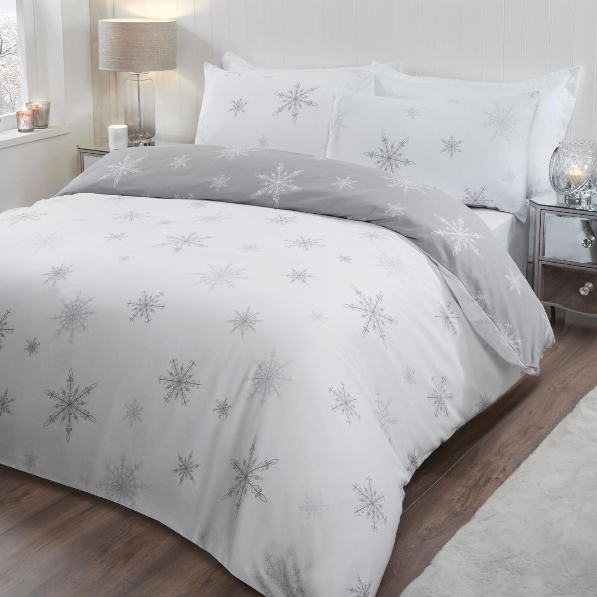 Enchanting Snowflakes Pillowcase and Duvet Set - Single – image 2
