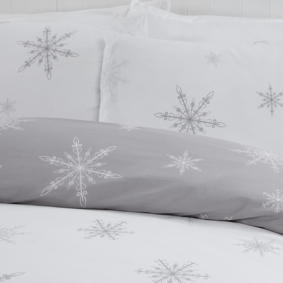 Enchanting Snowflakes Pillowcase and Duvet Set - Single – image 4