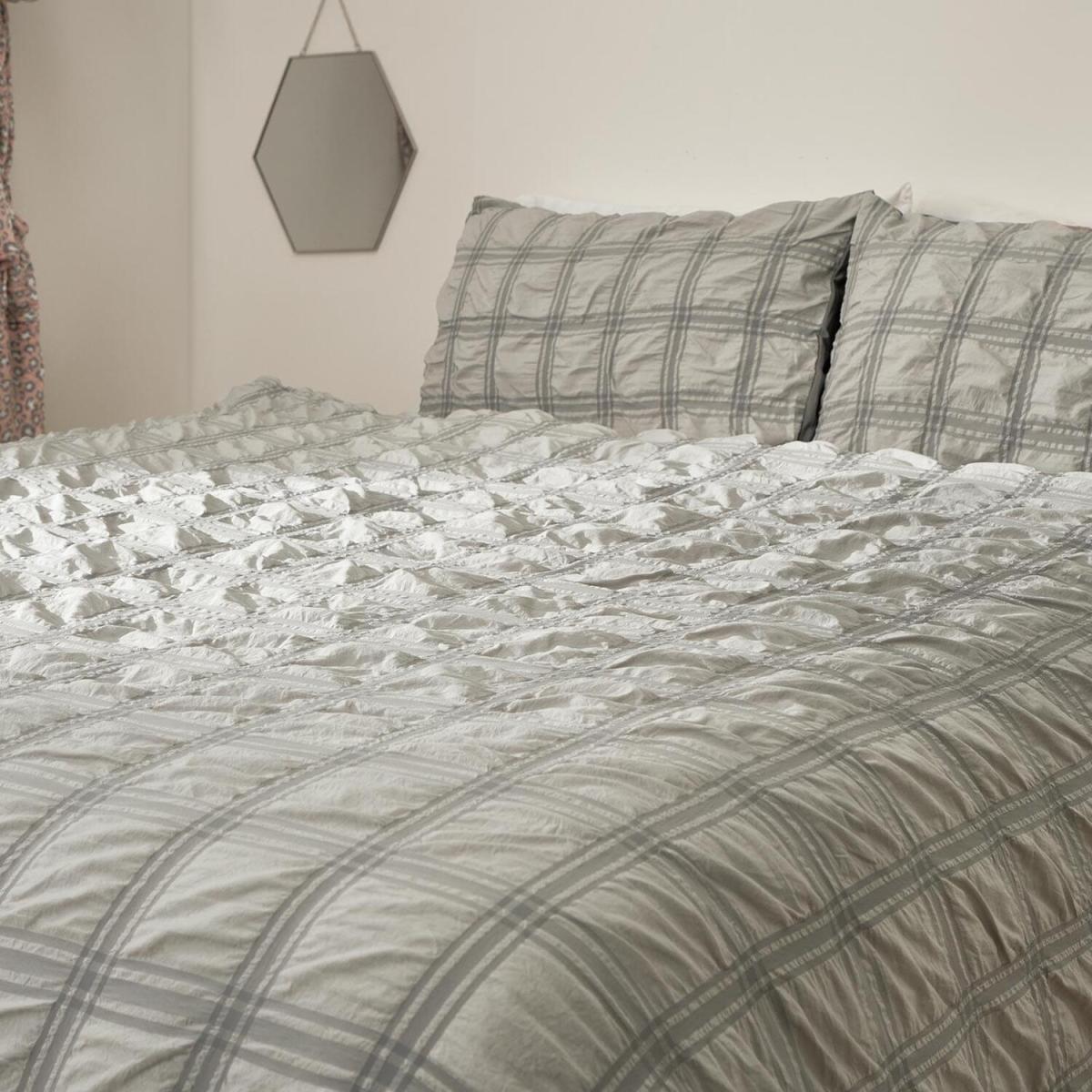 Sienna Check Seersucker Duvet Cover with Pillowcase Bedding Set - Silver / Single – image 3