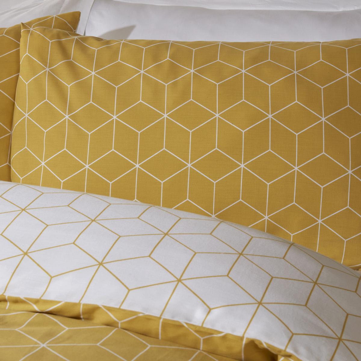 Apollo Geo Duvet Cover and Pillowcase Set - Blush / Single – image 9