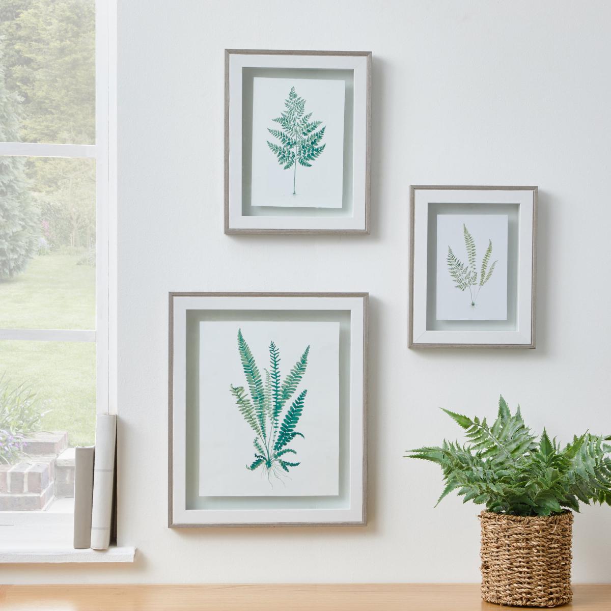 Grey Washed Wood Floating Frame 10" x 8" (25cm x 20cm) Grey – image 3