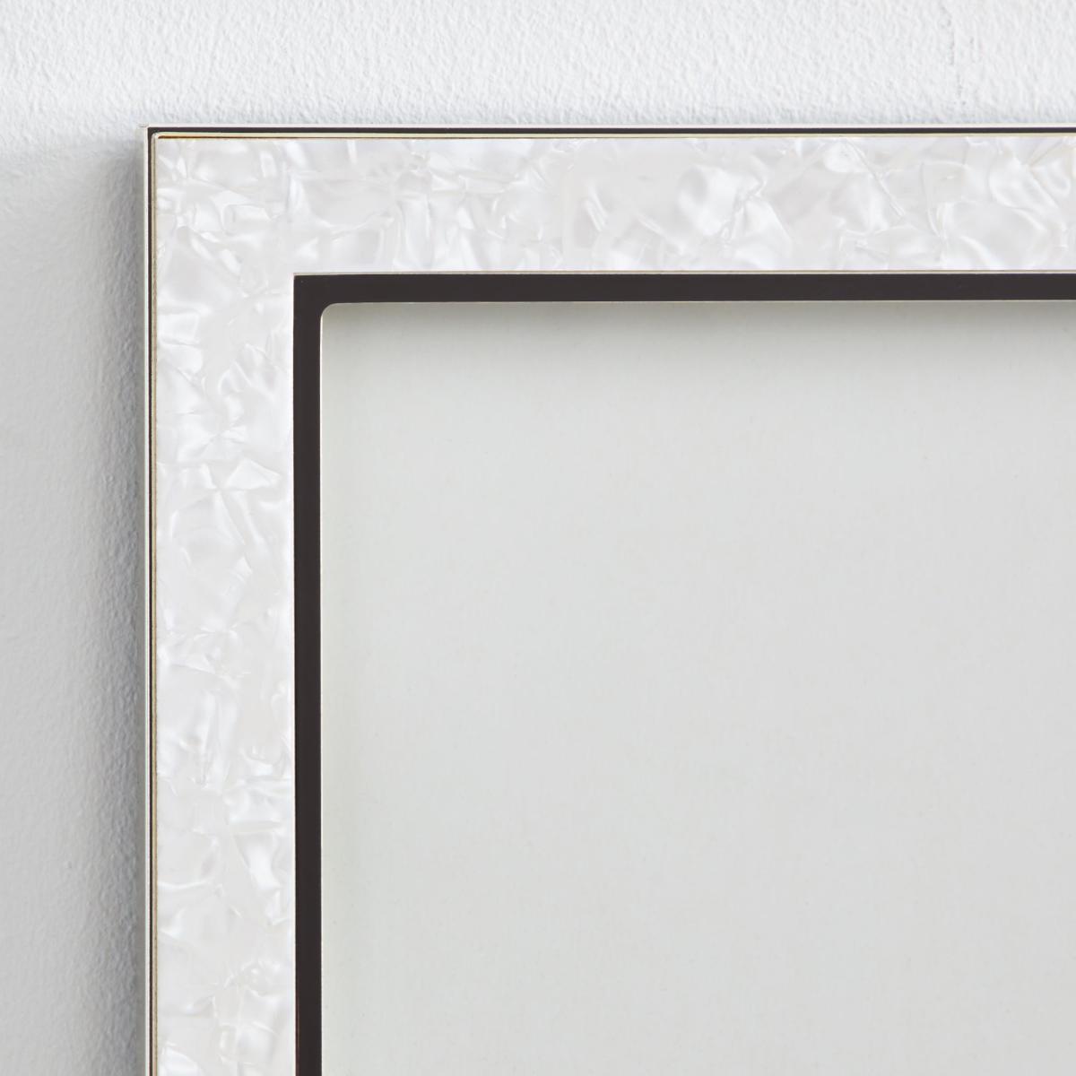 Faux Mother Of Pearl Frame 6" x 4" (15cm x 10cm) Silver – image 2