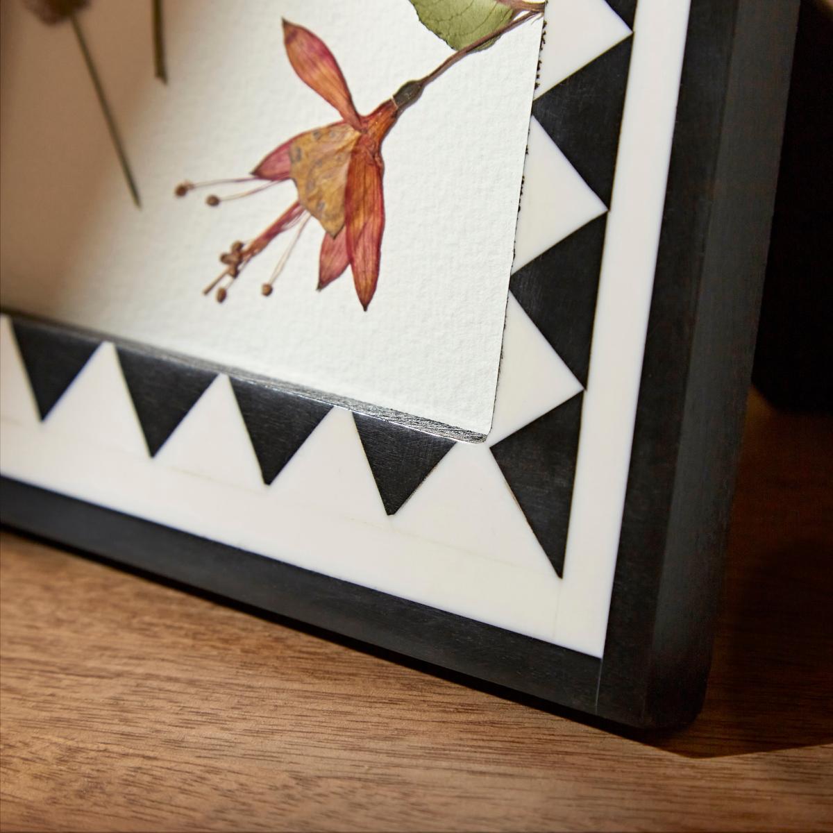 Mosaic Inlay Photo Frame 7” x 5” (18cm x 13cm) Black and white – image 3