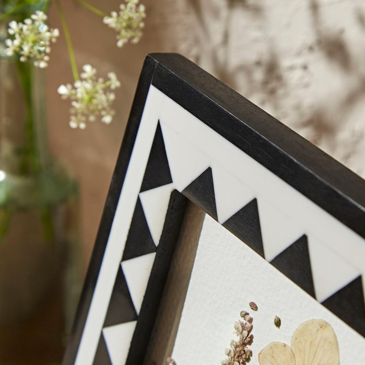 Mosaic Inlay Photo Frame 7” x 5” (18cm x 13cm) Black and white – image 4