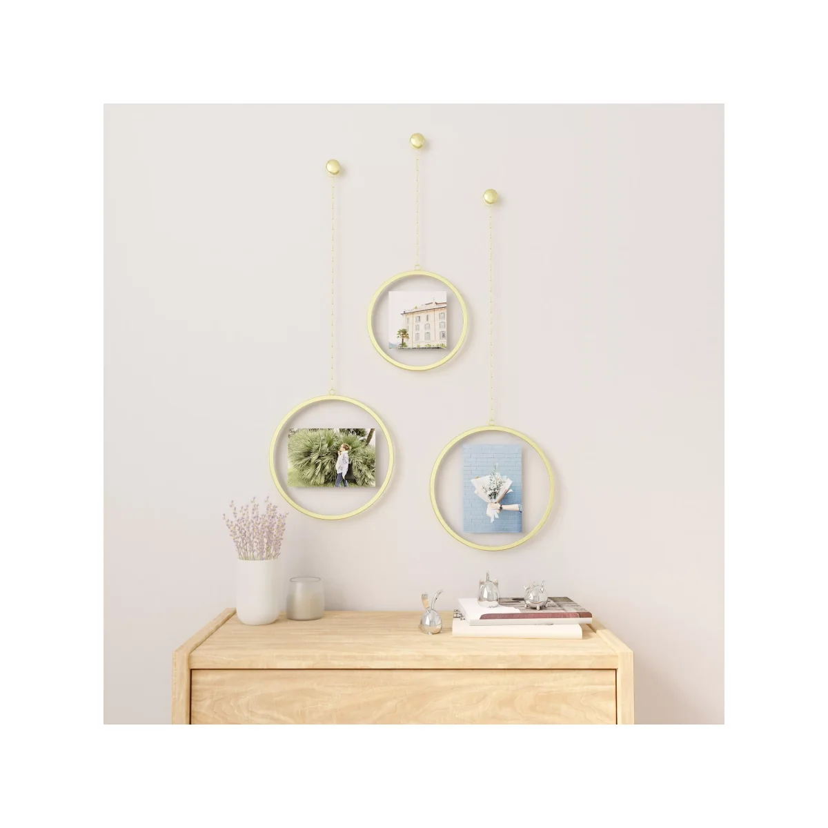 Umbra Fotochain Multi-aperture Photo Frame Display, 3 Photo, Brass – image 4