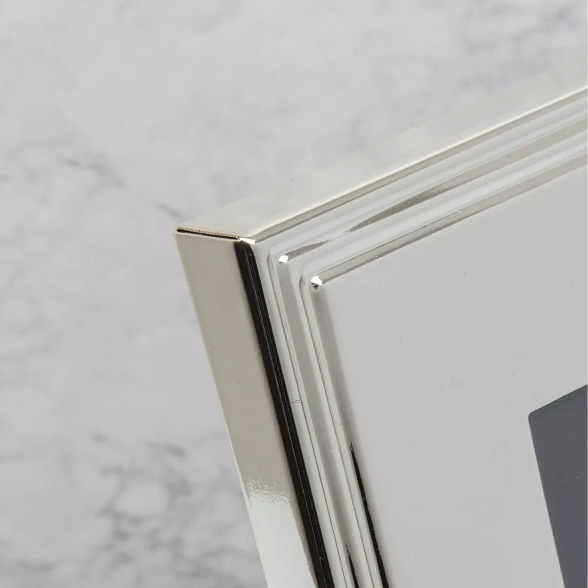 Elegance by Impressions Ribbed Photo Frame, Silver Plated – image 1
