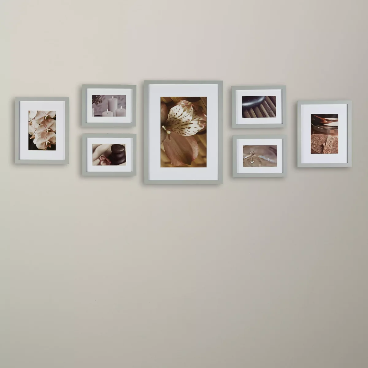 Gallery Perfect Multi-aperture Photo Frame Set, 7 Photo – image 1