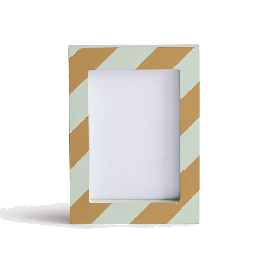 Jasper Freestanding Photo Frame, 13 X 18cm – image 1
