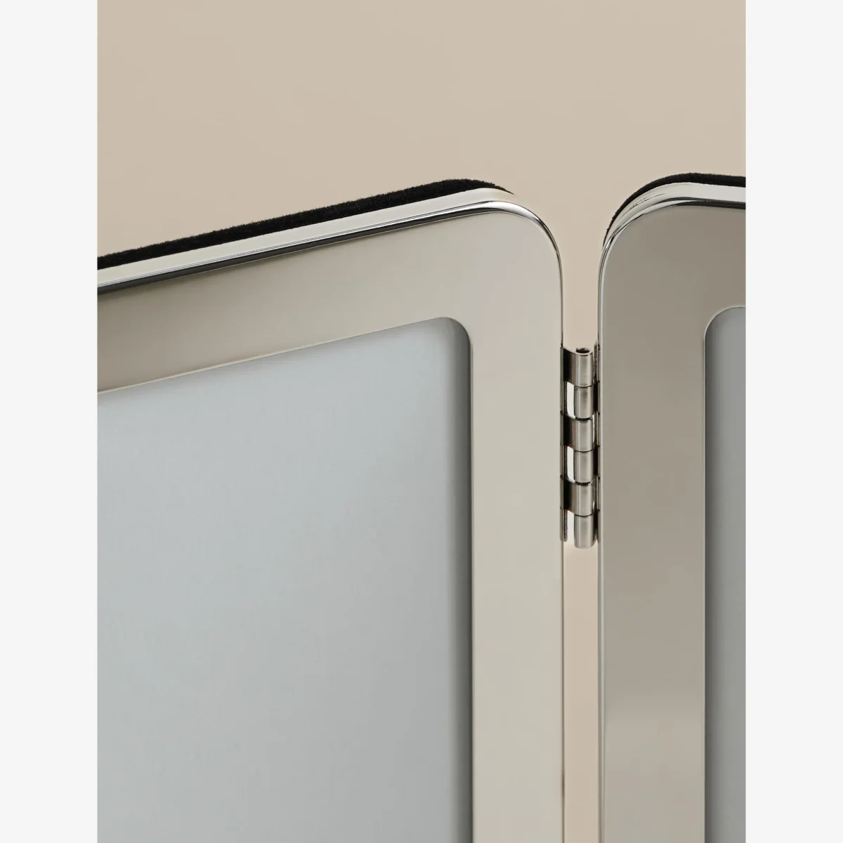 M&S Thick Rounded Triple Photo Frame 4x6 inch Silver – image 1