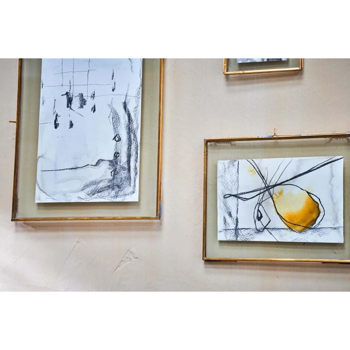 Nkuku Taluka Kiko Brass Frame | Photo Frames | Gold | Extra Large – image 2