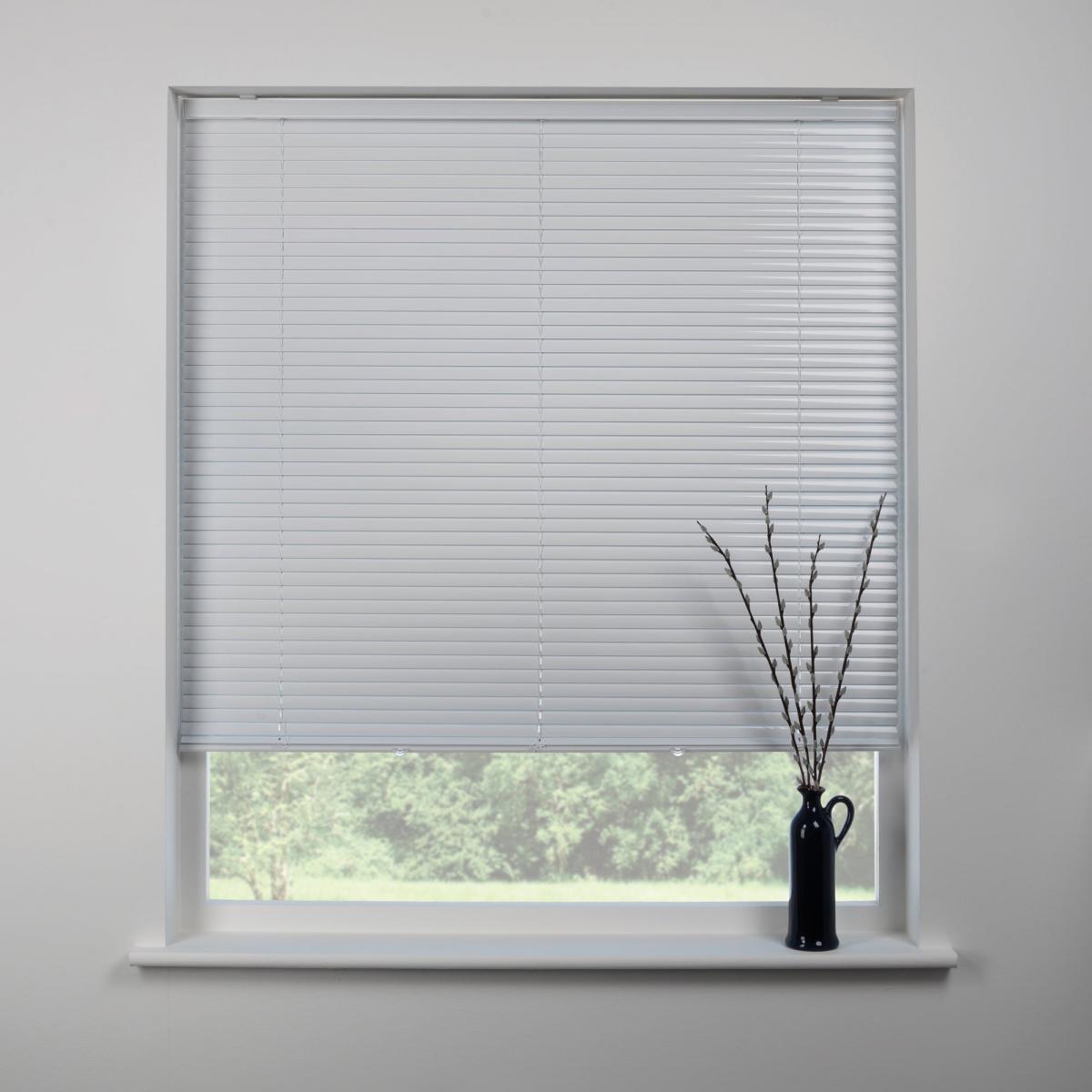 Swish Polar White Cordless Aluminium Venetian Blind 25mm Slats White – image 1