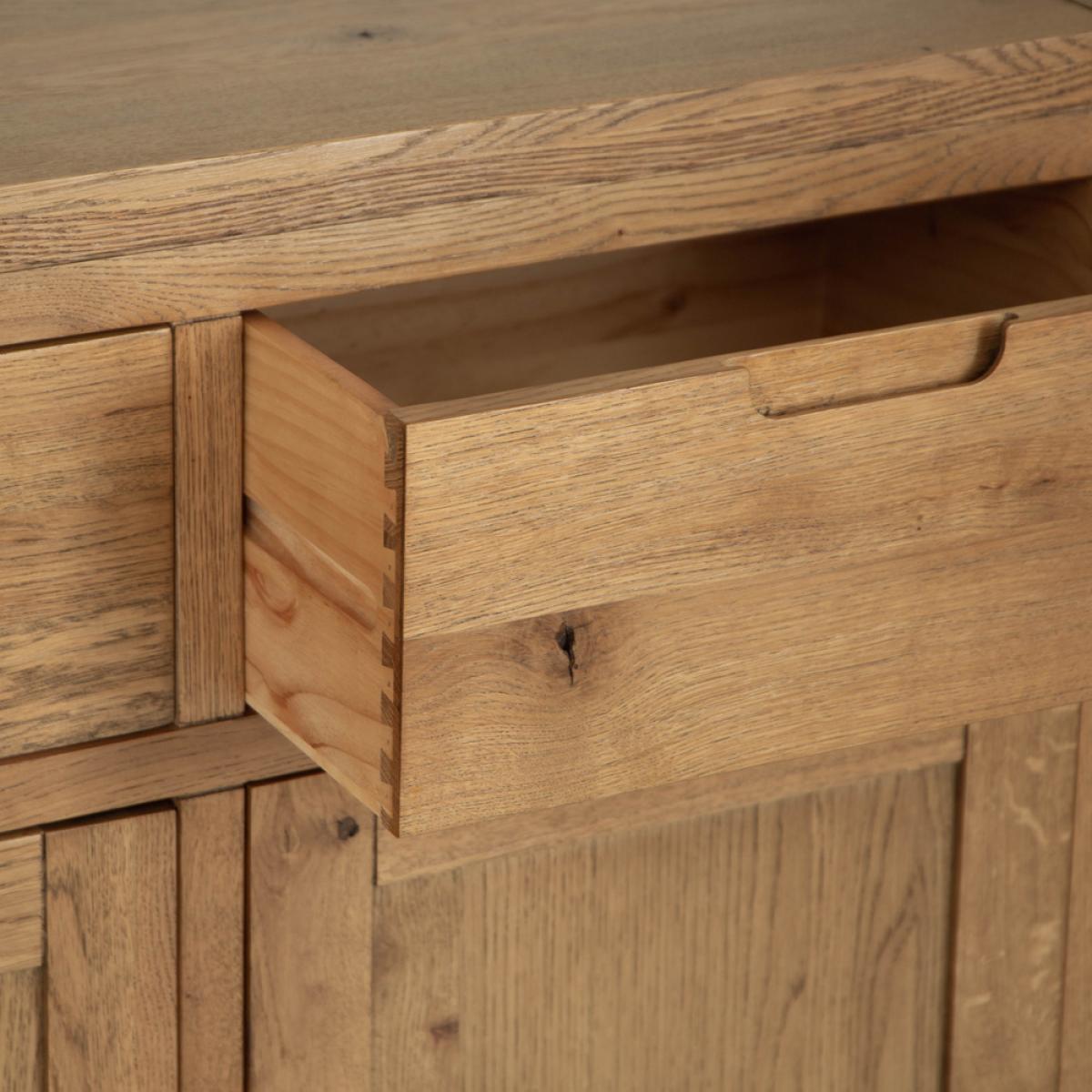 Oslo Chunky Oak Small 2 Door Sideboard – image 6