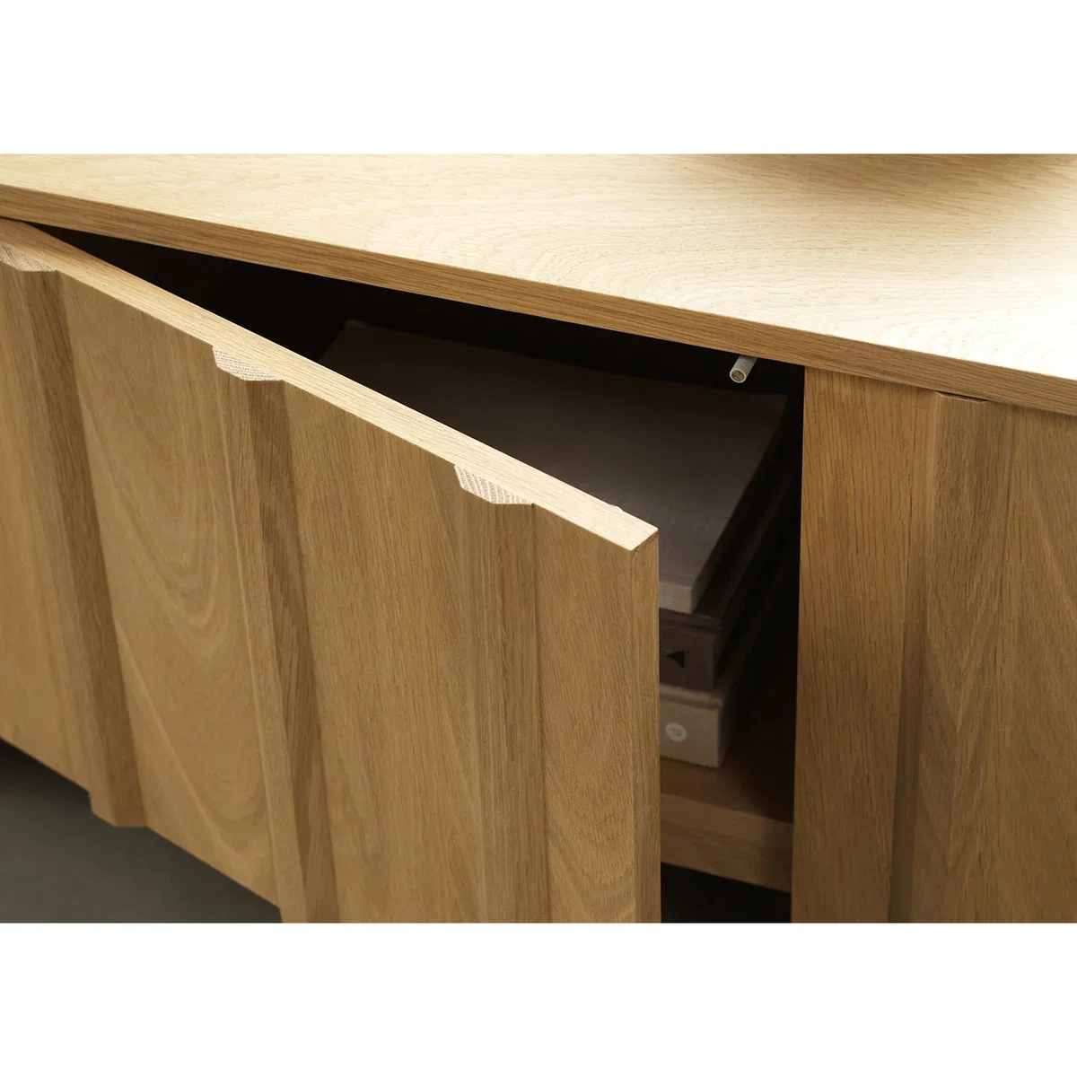 Heal's Rib Sideboard Low – image 9
