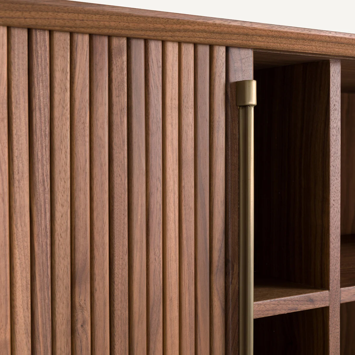 Liamca Sideboard/bar in Walnut Veneer and Leather – image 6