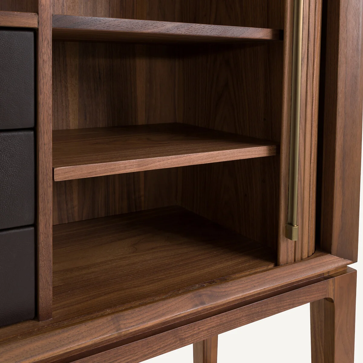 Liamca Sideboard/bar in Walnut Veneer and Leather – image 7