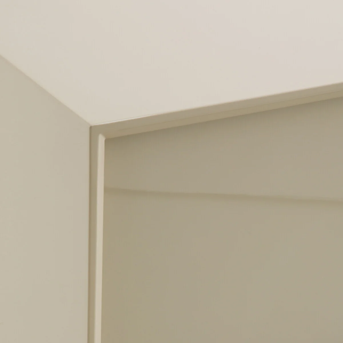 Mambo Lacquered Finish Sideboard – image 4