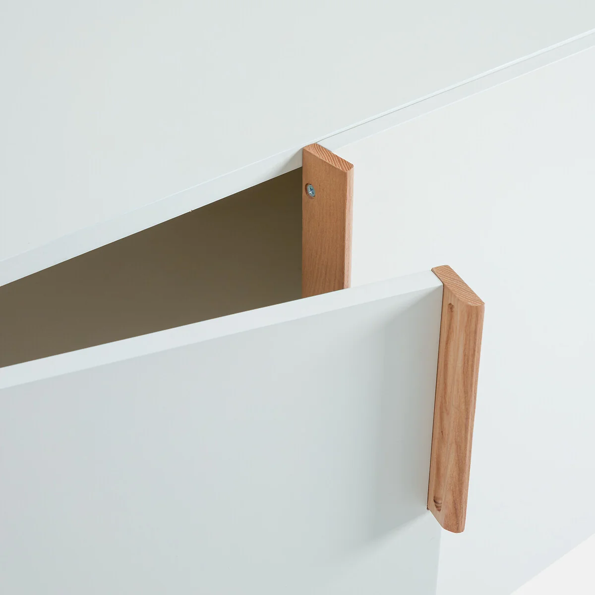 Lumeko 3-Door Sideboard – image 6