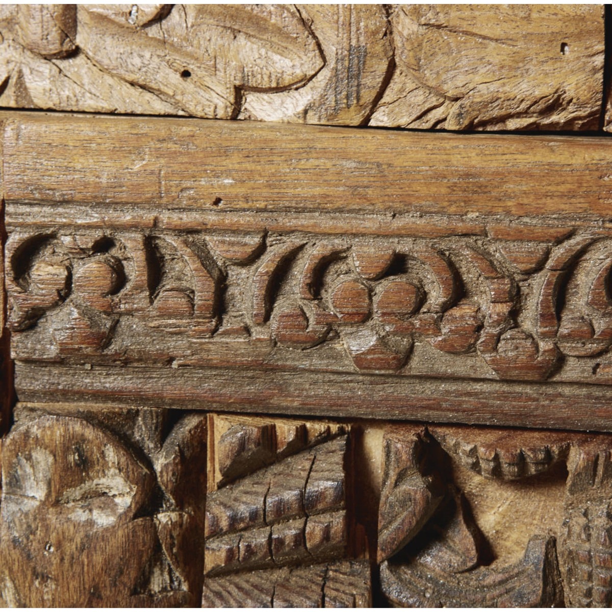 Carved Solid Mango Wood 2-Door Cabinet Itza – image 6