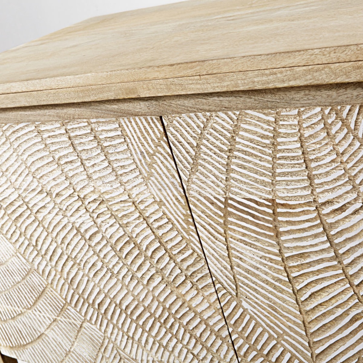 Carved Solid Mango Wood 2-Door Sideboard Boracay – image 4