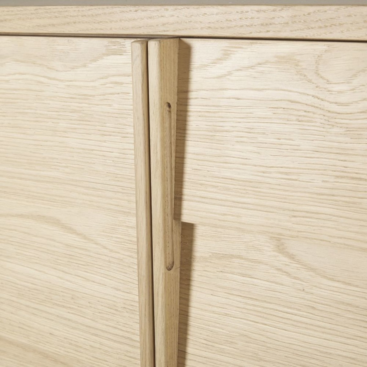 SAND - 4-Door Tall Sideboard with Solid Oak Legs – image 6