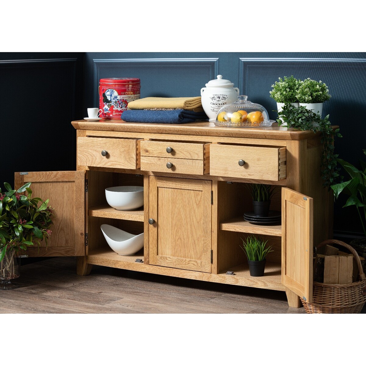 Radcliffe 3 Door 3 Drawer Large Sideboard – image 3