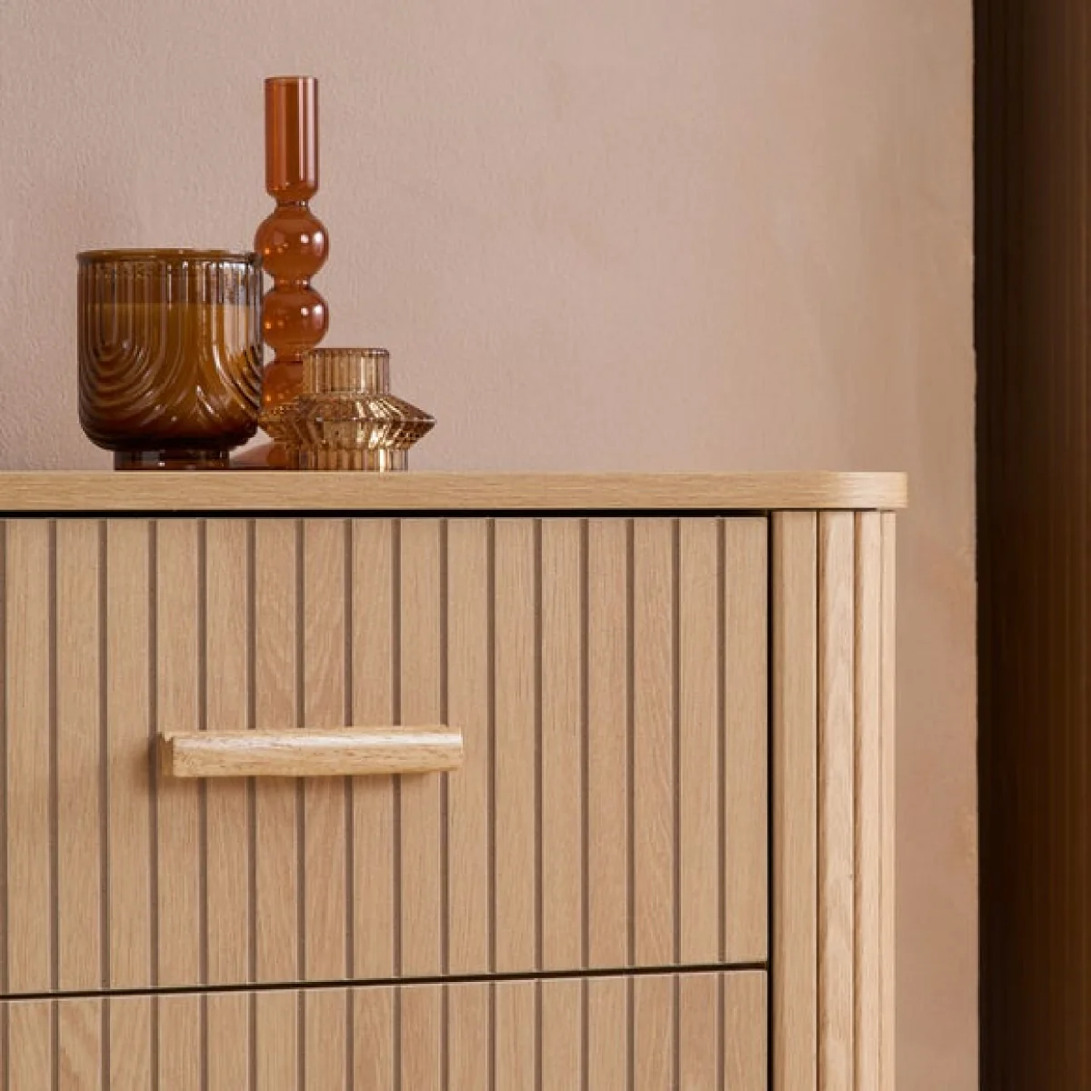 Axel 5 Drawer Fluted Chest – image 3