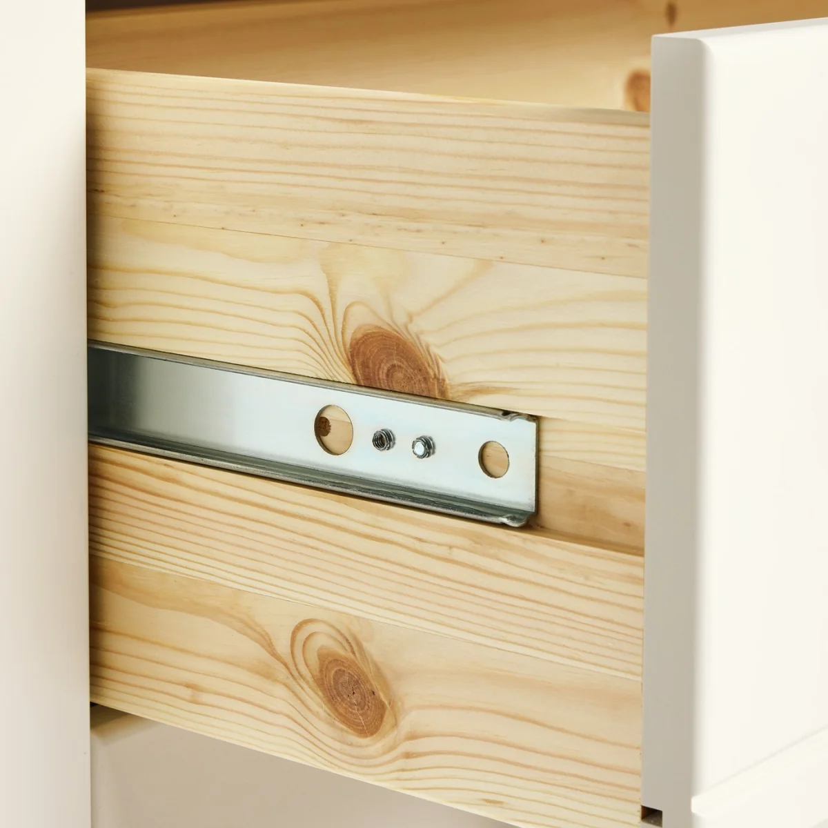 Habitat Brooklyn 4 Drawer Chest - Cream And Oak – image 5