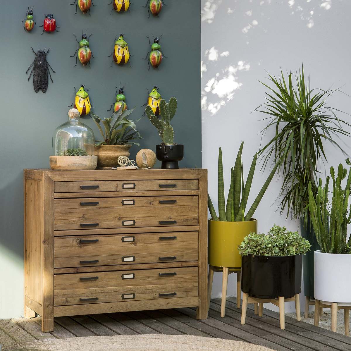 September 4-Drawer Chest of Drawers – image 4