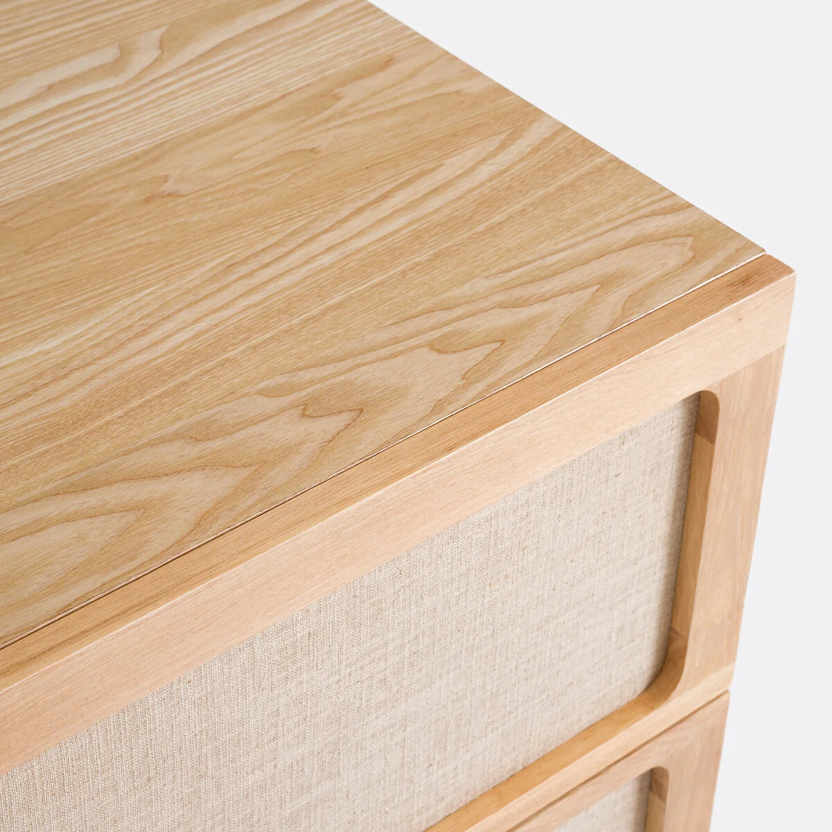 Esmara 3-Drawer Ash Veneer and Linen Chest of Drawers – image 4