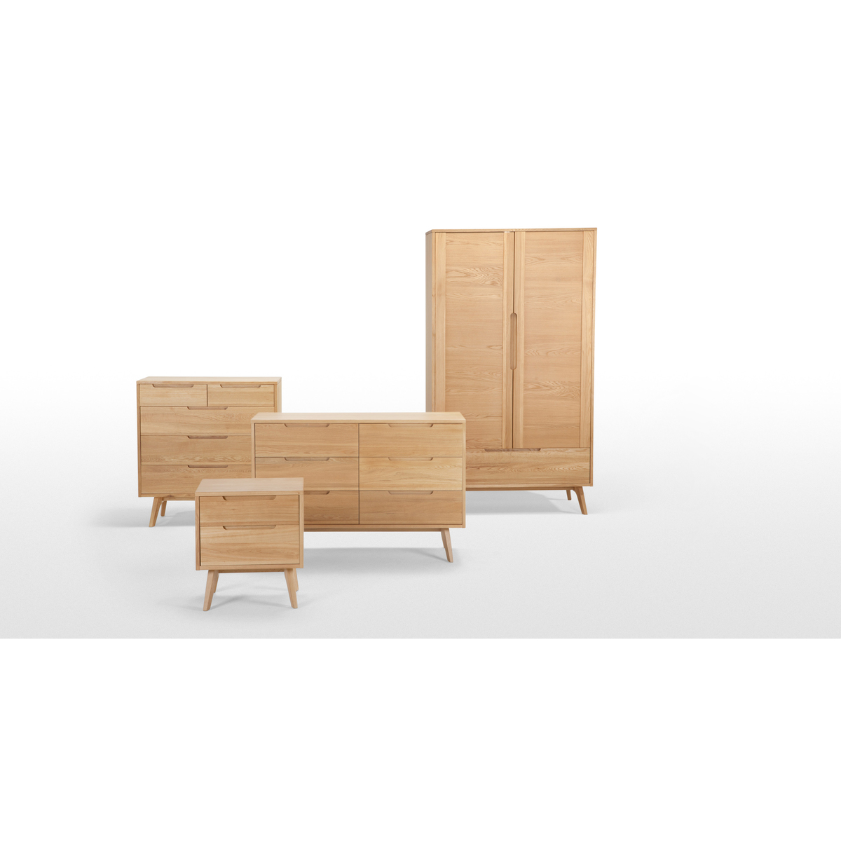Jenson Wide Chest of Drawers, Oak – image 7