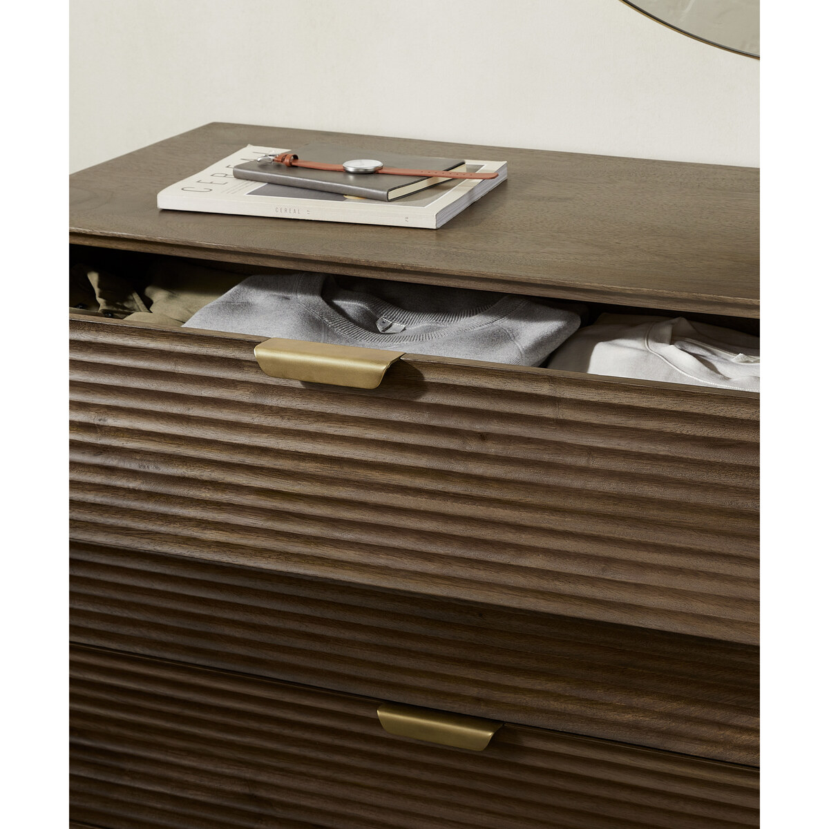 Haines Wide Chest of Drawers, Mango Wood & Brass – image 3