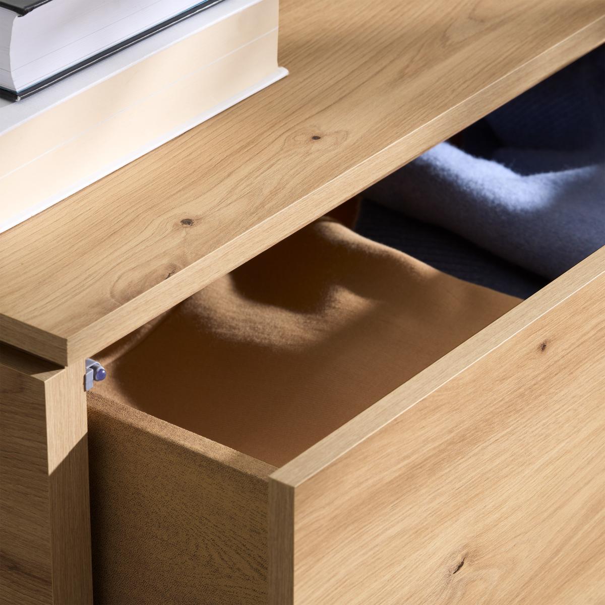 Erma 4 Drawer Chest of Drawers. Distressed Oak – image 5