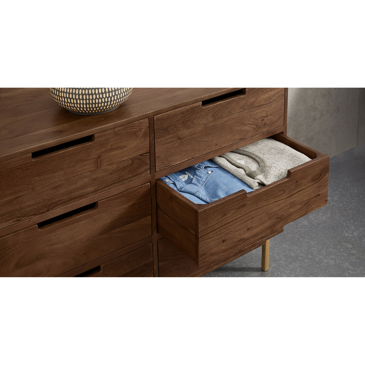 Tayma Wide Chest of Drawers, Acacia Wood & Brass – image 5