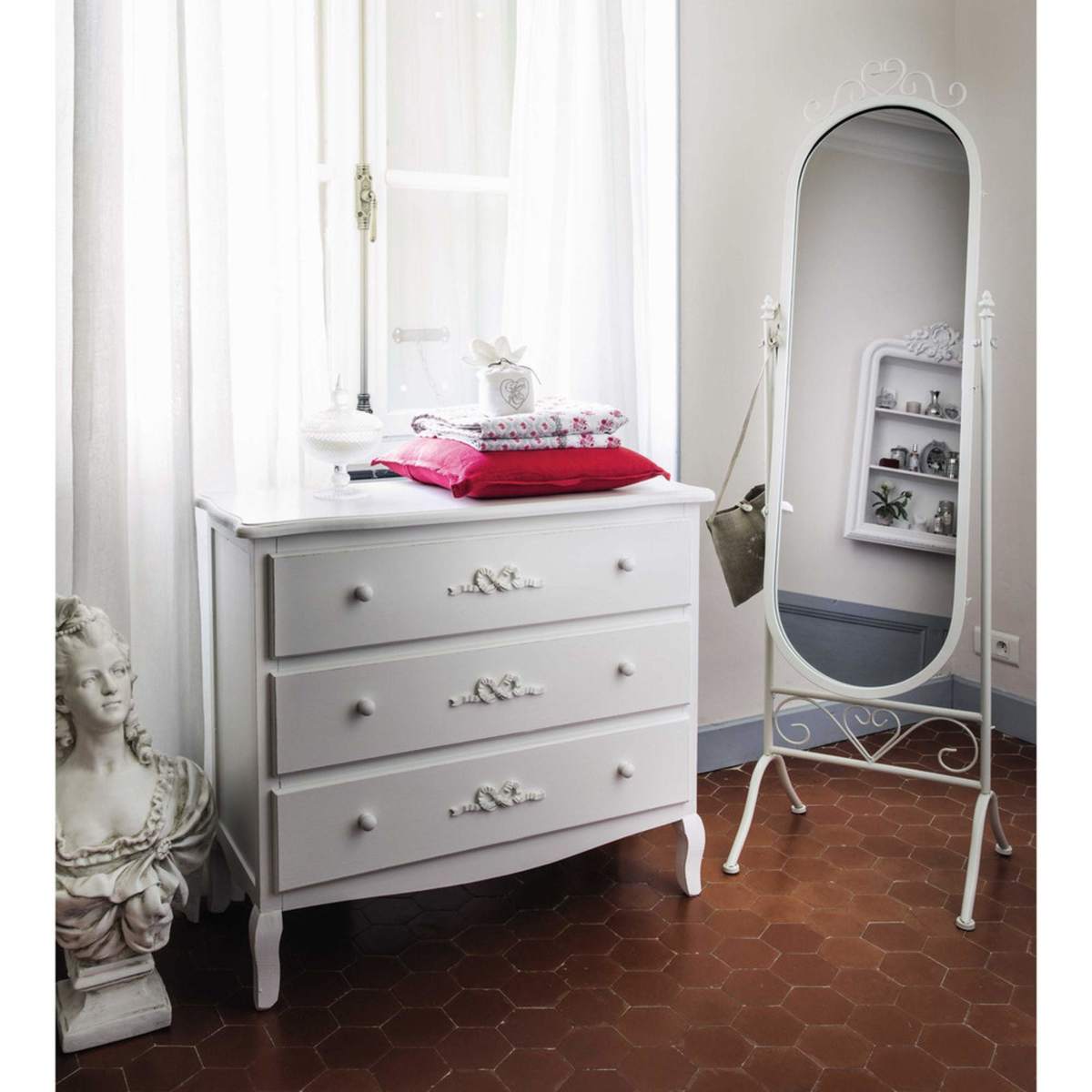 Wooden chest of drawers in white W 90cm Charlotte – image 4