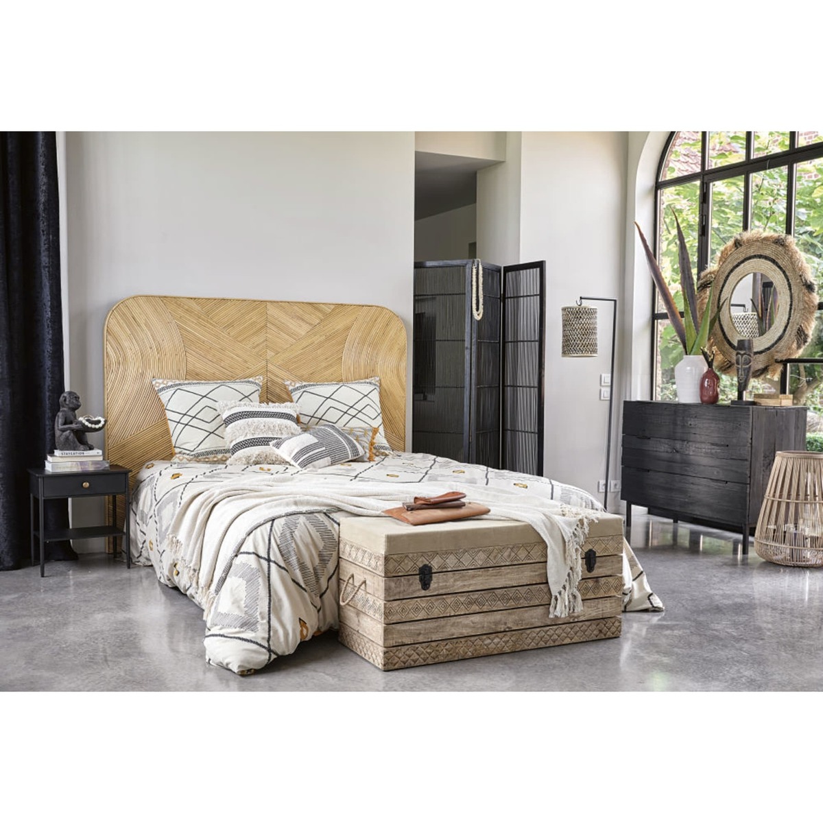 3-drawer chest of drawers made of black recycled wood and matt black metal Akao – image 4