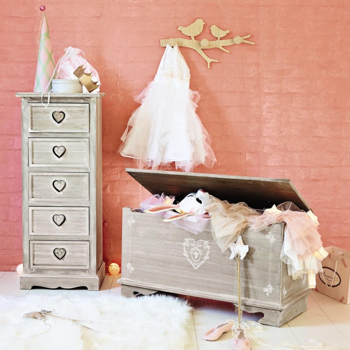 Aged Effect Greyed Storage Tower Unit Camille – image 10