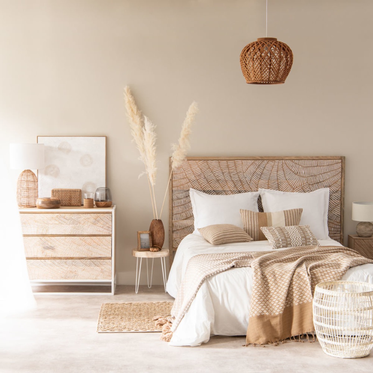 3-door chest of drawers in carved solid mango wood and white metal Boracay – image 2