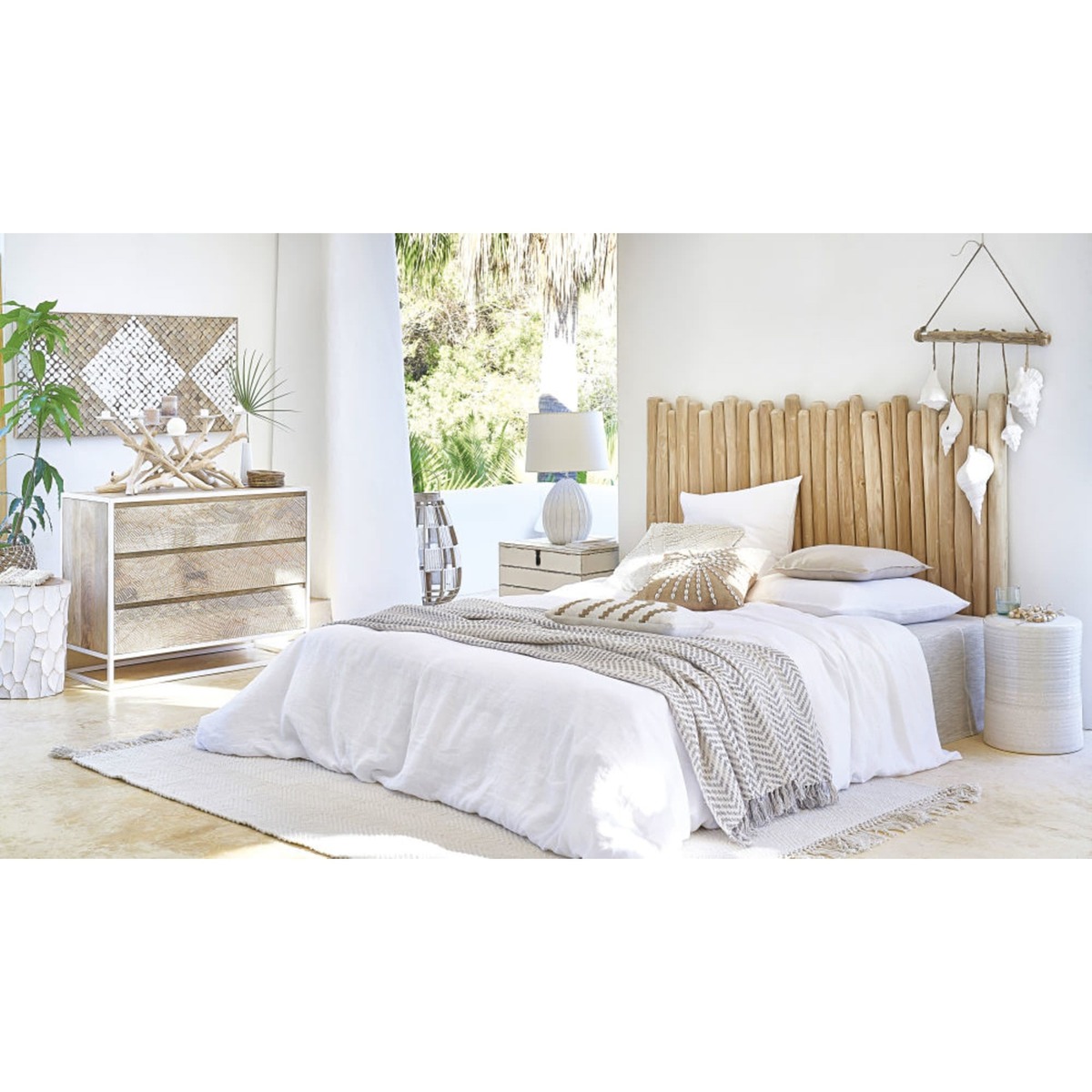 3-door chest of drawers in carved solid mango wood and white metal Boracay – image 5