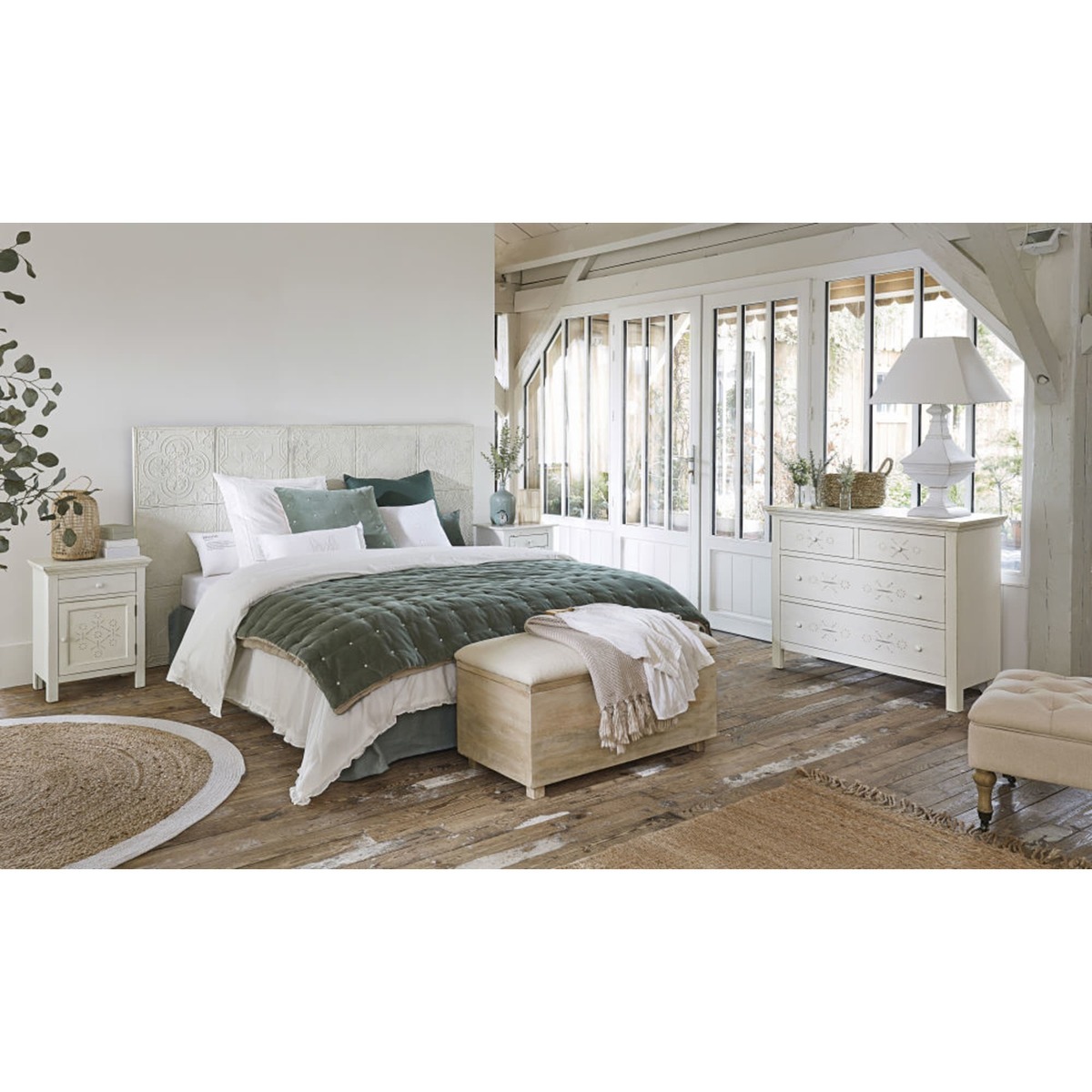 4-drawer aged effect white pine chest of drawers Bianca – image 4