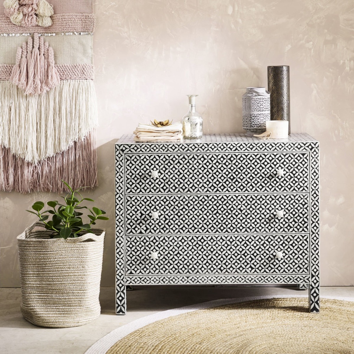 3-drawer chest of drawers in mango wood and bone inlay Baikal – image 6